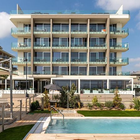 Hotel Savini Bellaria-Igea Marina Esterno foto