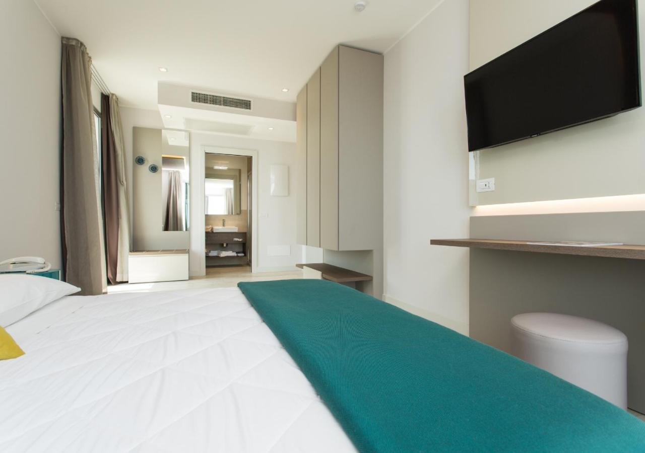 Hotel Savini Bellaria-Igea Marina Esterno foto