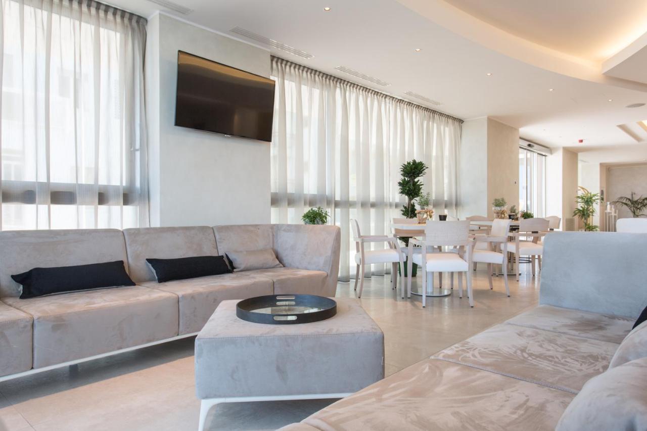 Hotel Savini Bellaria-Igea Marina Esterno foto