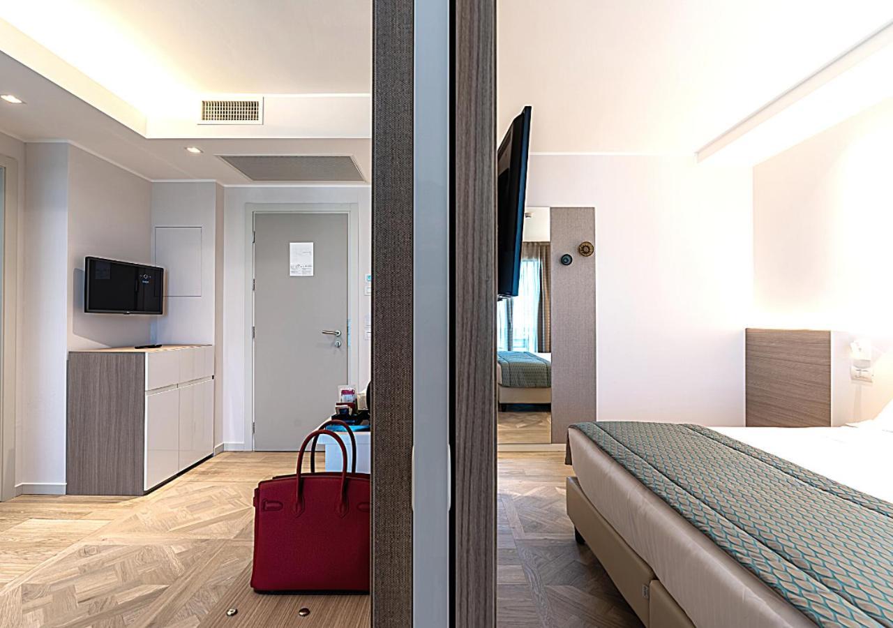 Hotel Savini Bellaria-Igea Marina Esterno foto