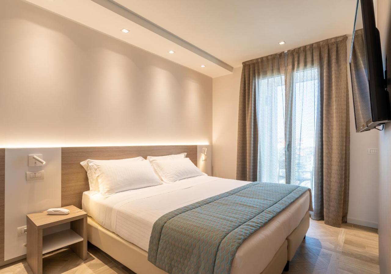 Hotel Savini Bellaria-Igea Marina Esterno foto
