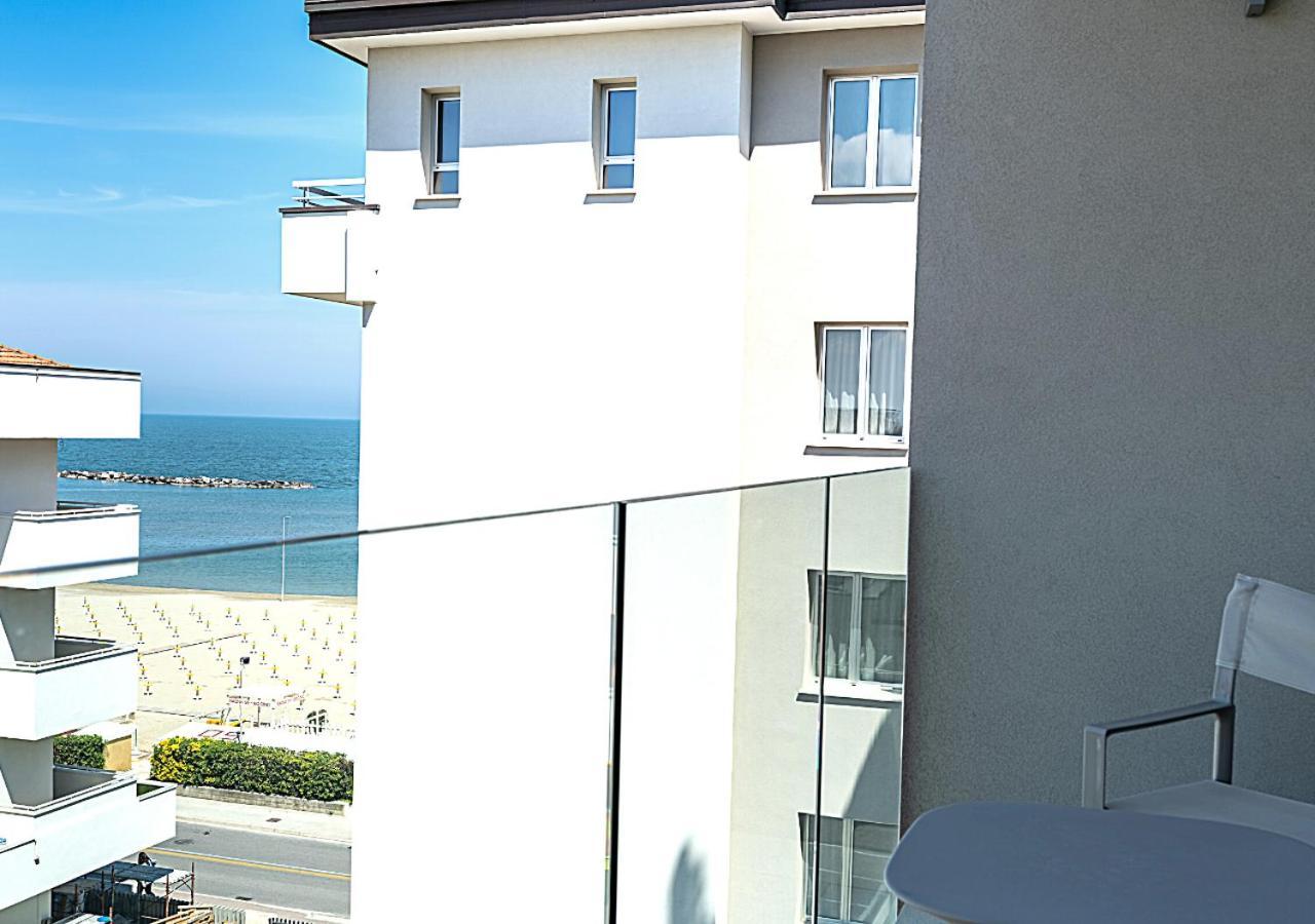 Hotel Savini Bellaria-Igea Marina Esterno foto