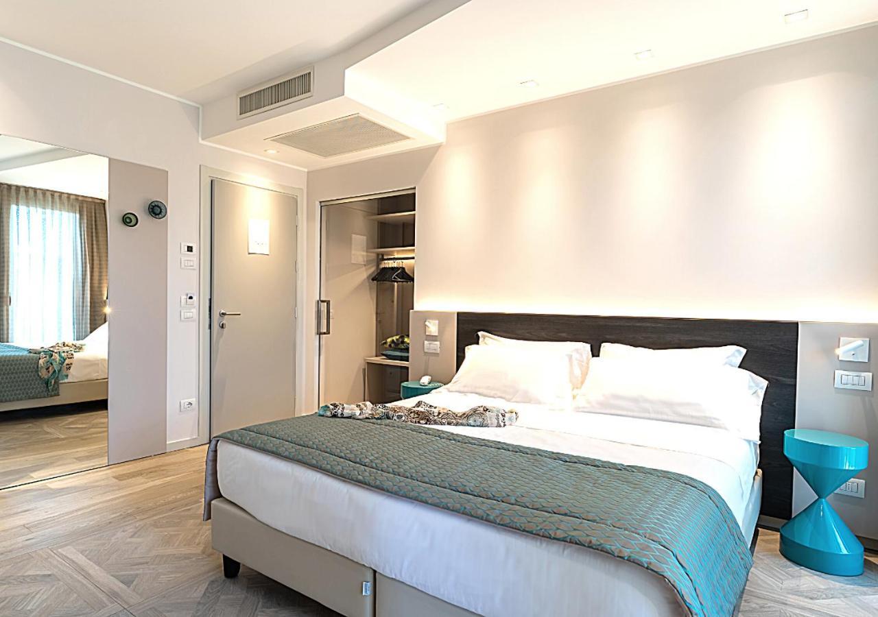 Hotel Savini Bellaria-Igea Marina Esterno foto