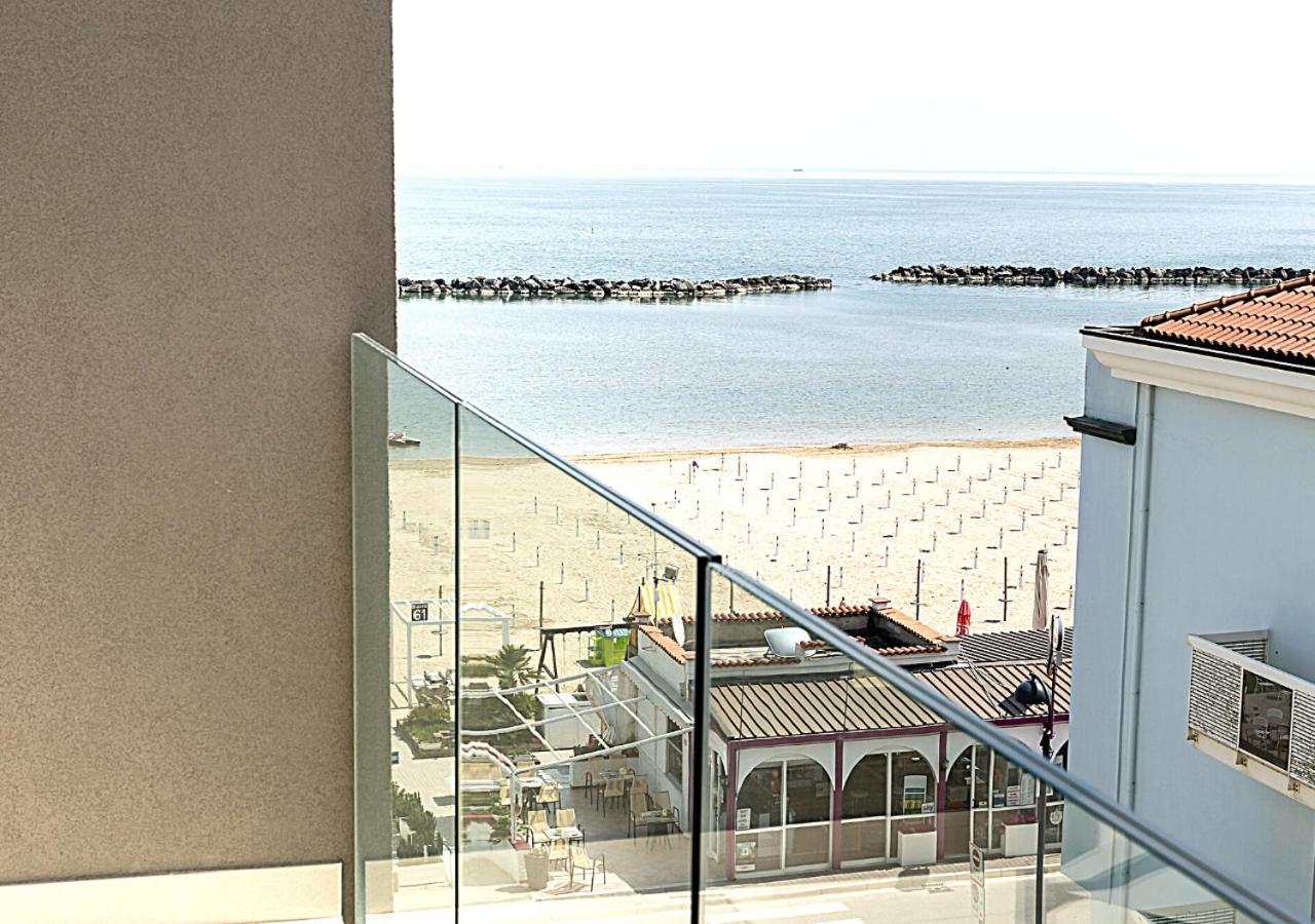 Hotel Savini Bellaria-Igea Marina Esterno foto