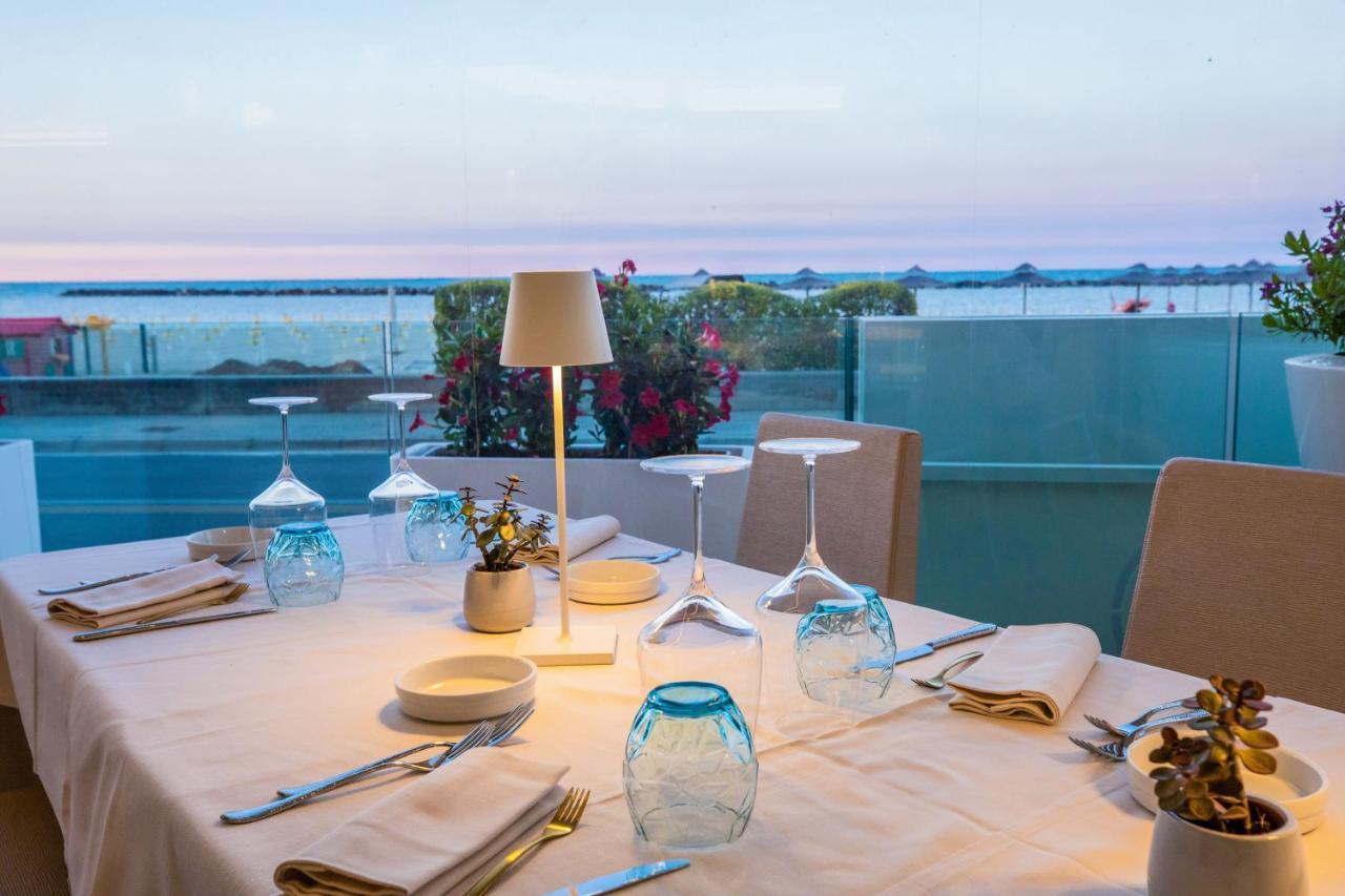 Hotel Savini Bellaria-Igea Marina Esterno foto