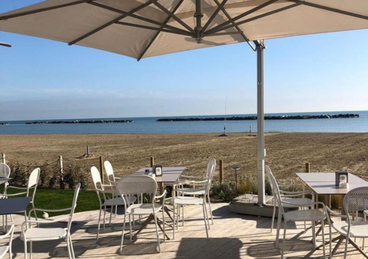 Hotel Savini Bellaria-Igea Marina Esterno foto