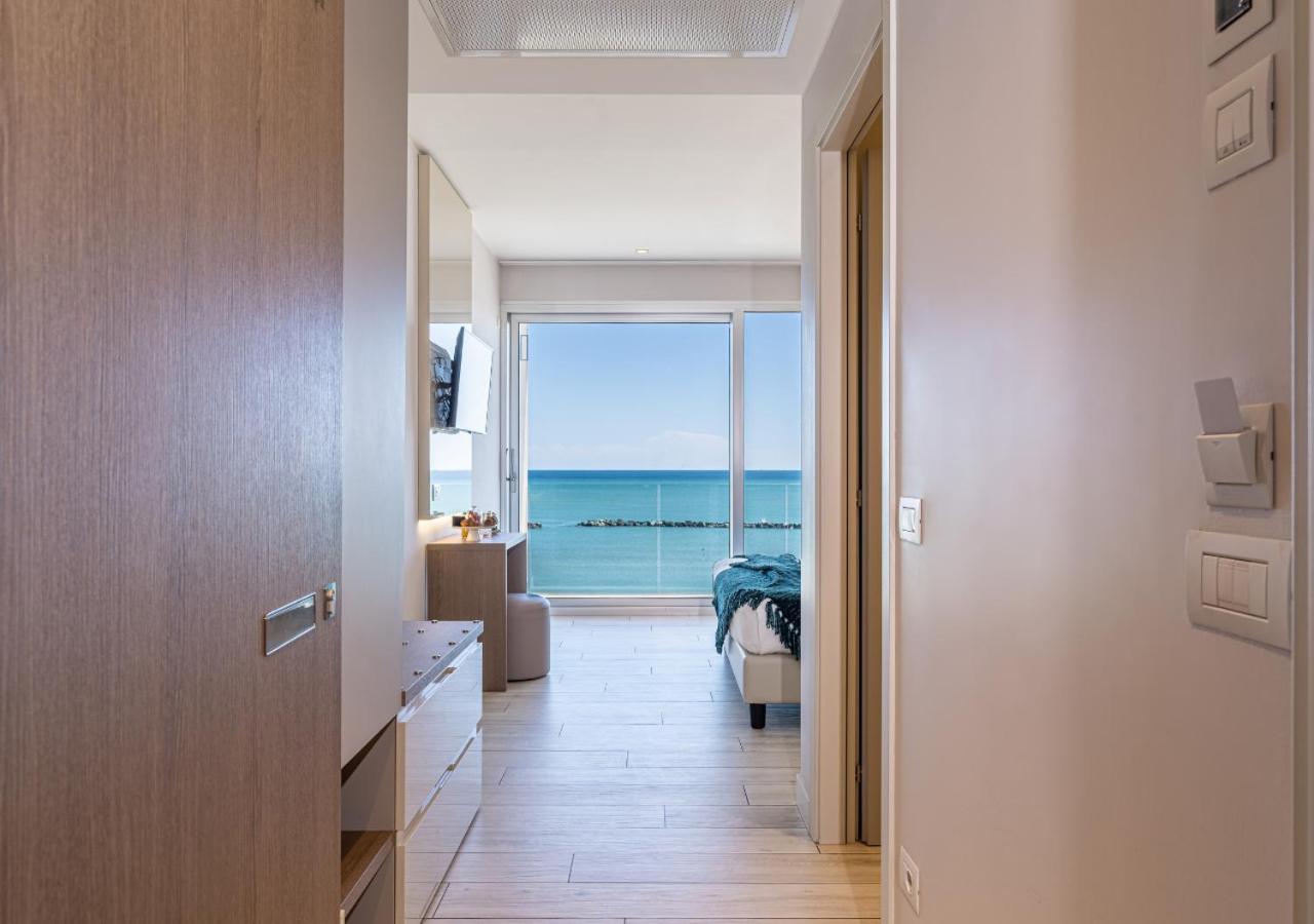 Hotel Savini Bellaria-Igea Marina Esterno foto