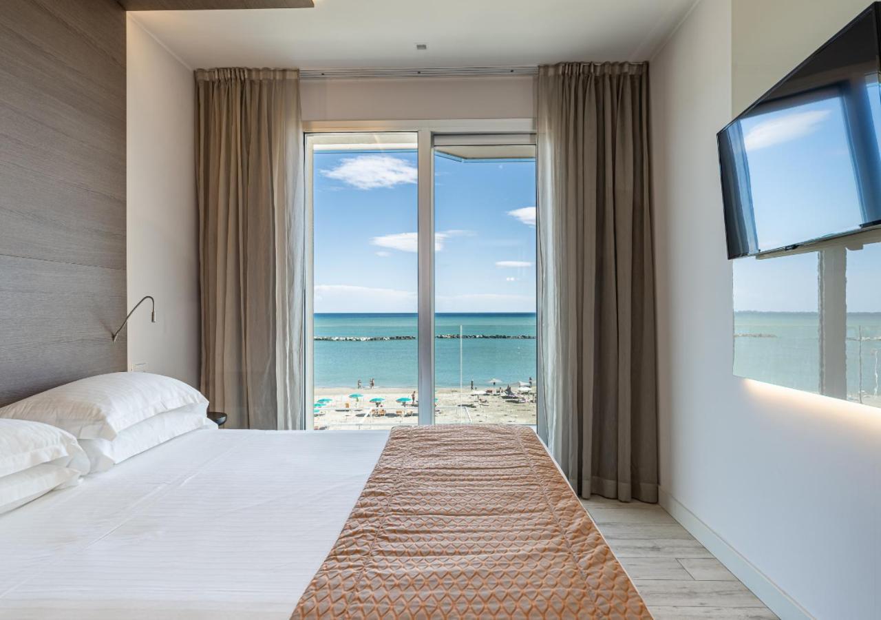 Hotel Savini Bellaria-Igea Marina Esterno foto