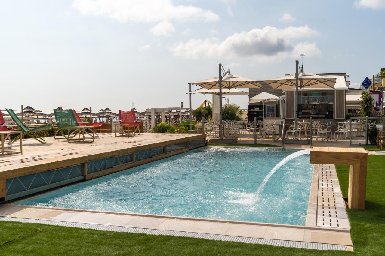 Hotel Savini Bellaria-Igea Marina Esterno foto