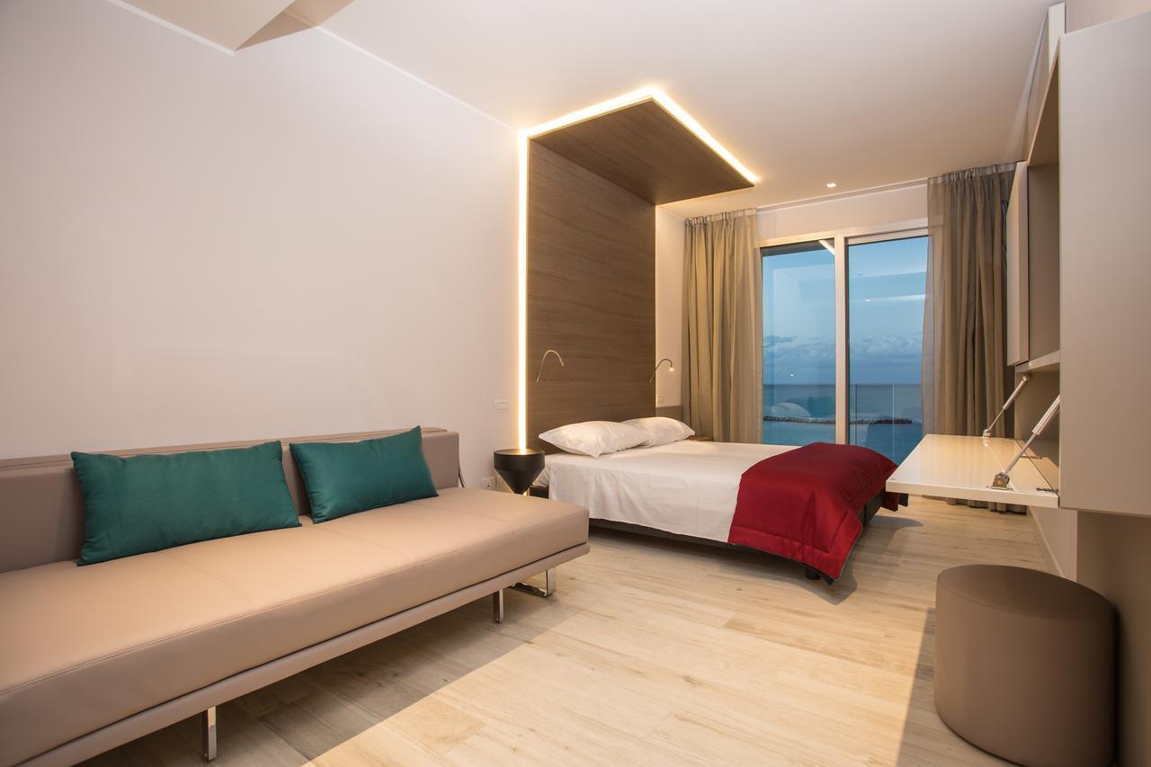 Hotel Savini Bellaria-Igea Marina Esterno foto